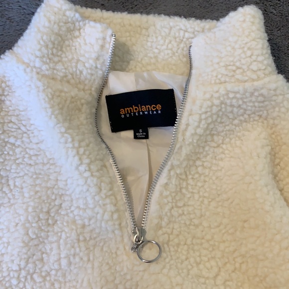 White cropped jacket - Picture 3 of 5